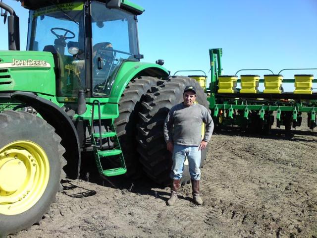 Tractor John Deere 7815 con Autotrac y Plantadora John Deere 1740 de 18 líneas
